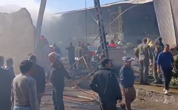 ایرانی فوجی ہیلی کاپٹر فروٹ منڈی میں گر کر تباہ، چار افراد ہلاک