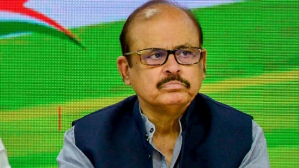 45فیصد کمیشن لیتے ہیں طارق انور ، شکیل احمد کے بیان سے بہارکانگریس میں کھلبلی 45فیصد کمیشن لیتے ہیں طارق انور ، شکیل احمد کے بیان سے بہارکانگریس میں کھلبلی