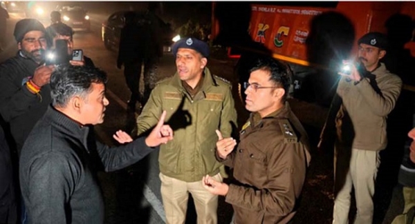 شملہ پولیس اور دہلی پولیس کے مابین ہائی وولٹیج ڈرامہ شملہ پولیس اور دہلی پولیس کے مابین ہائی وولٹیج ڈرامہ