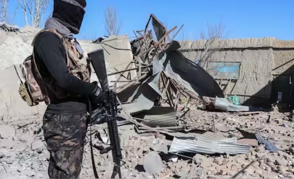 ایئراسٹرائک کے بعد افغانستان-پاکستان سرحد پر کشیدگی میں اضافہ، چوکیوں پر قبضے کا دعویٰ ایئراسٹرائک کے بعد افغانستان-پاکستان سرحد پر کشیدگی میں اضافہ، چوکیوں پر قبضے کا دعویٰ