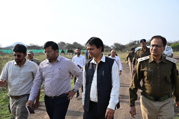 کونو میں چیتوں کی آمد کو لے کر انتظامات کا جائزہ لیتے ہوئے چمبل کمشنر۔