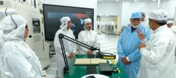 ہندوستان نے سیمی کنڈکٹر کے شعبے میں ایک بڑی چھلانگ لگائی، وزیر اعظم مودی نے مائیکرون کے جدید ترین پلانٹ کا افتتاح کیا