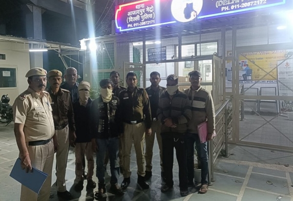 Azadpur-Metro-Police-Theft-Cas Azadpur-Metro-Police-Theft-Cas