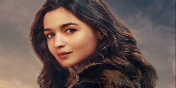 عالیہ بھٹ ابھیشیک پاٹھک کی ہائی وولٹیج ڈرامہ فلم 