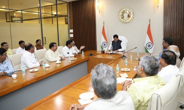 وزیر اعلیٰ سے ملے بس اونرز ایسوسی ایشن کے عہدیدار