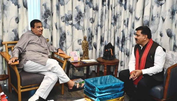 چھتیس گڑھ کے نائب وزیر اعلیٰ وجے شرما نے مرکزی وزیر ٹرانسپورٹ نتن گڈکری سے ملاقات کی