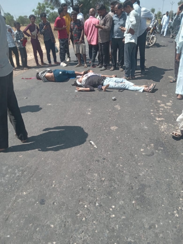 Accident-Maha-Eicher-Bike-Coll Accident-Maha-Eicher-Bike-Coll