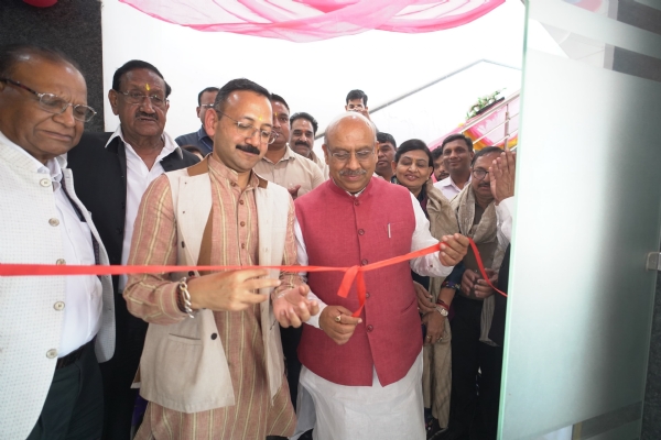 ہر ریڈنگ روم اور ہر کمپیوٹر سنٹر ’ترقی یافتہ ہندوستان‘ کی طرف ایک مضبوط قدم ہے: وجیندر گپتا