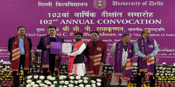 موضوع ”1970کے بعد غزل میں لسانی تجربے“ پر مصلح الدین کو پی ایچ ڈی کی دگری تفویض کی گئی