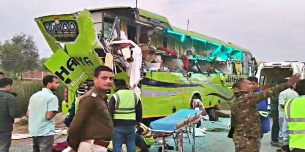 بہار میں المناک حادثہ، قومی شاہراہ 19 پر بس اور ٹرک کی ٹکر، معصوم سمیت 3کی موت