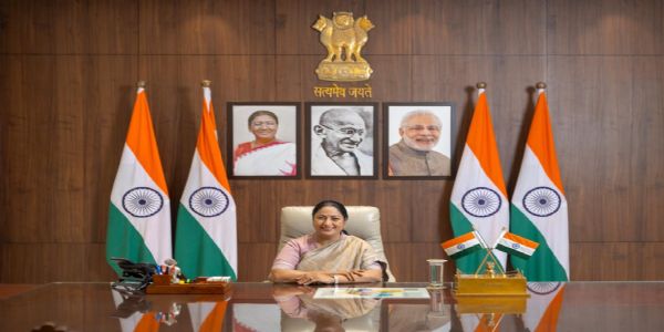 صدرجمہوریہ ہند پیر کو ہولی-دیوالی مفت ایل پی جی سلنڈر اسکیم کا آغاز کریں گی