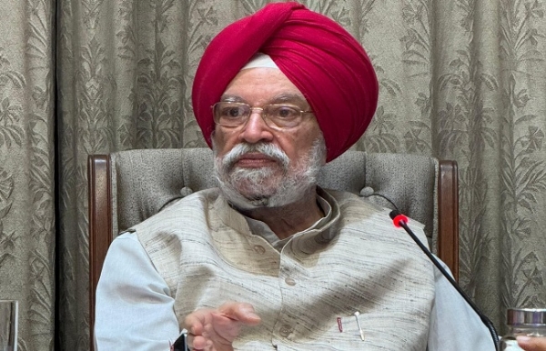 بھارت میں گھریلو صارفین کے لیے ایندھن کی کوئی کمی نہیں ہوگی: ہردیپ سنگھ پوری