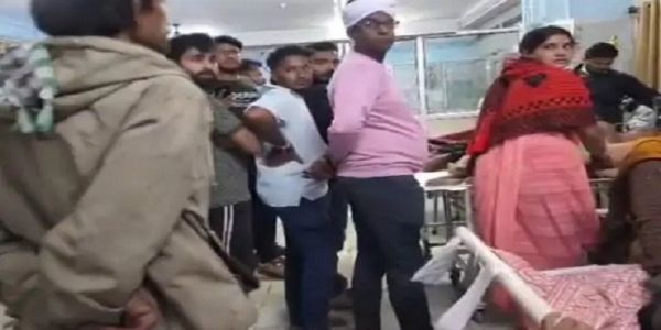 میاں بیوی کے جھگڑے کے بعد خاندان نے کھانے میں زہر ملا کر کھایا، بیٹے کی موت اور جوڑے سمیت 3 کی حالت تشویشناک