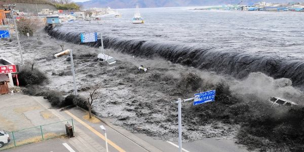 تاریخ کے آئینے میں 11 مارچ : جاپان کا ہولناک زلزلہ اور سونامی، جس نے دنیا کو جھنجھوڑ دیا