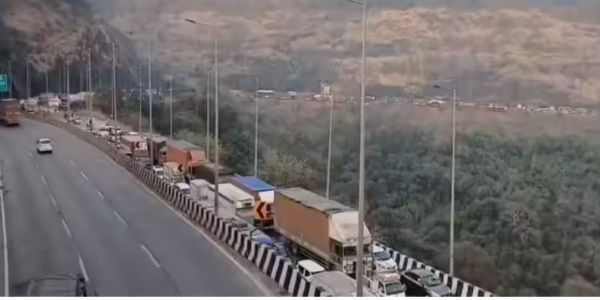 ممبئی–پونے ہائی وے پر تیز رفتار ڈرائیوروں کے خلاف کارروائی ، پونے دیہی پولیس نے جدید لیزراسپیڈ کیمرے نصب کیے