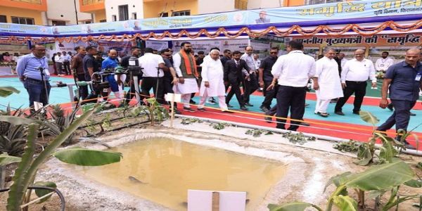 وزیر اعلیٰ نے سمریدھی یاتراکے دوران ارریہ ضلع میں جاری ترقیاتی منصوبوں کا جائزہ لیا