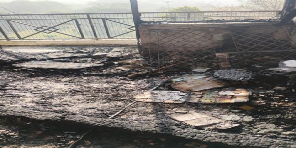 چراغ دہلی میٹرو اسٹیشن کے قریب گھر میں لگی آگ، سابق کونسلر سمیت دو افراد زخمی