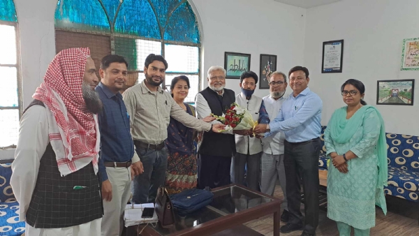 نئے او ایس ڈی کا استقبال کرتے ہوئے