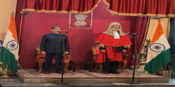 آر این روی نے مغربی بنگال کے گورنر کے طور پر حلف لیا۔