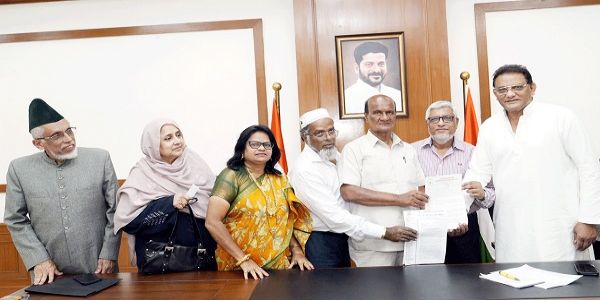 مائینارٹی سب پلان کے نفاذ کا مطالبہ، وفد کی محمد اظہرالدین سے ملاقات