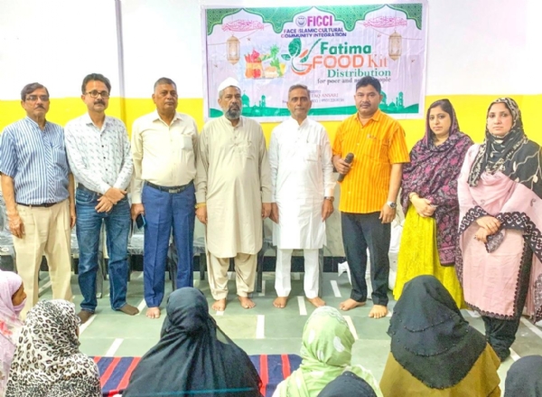 فکی نے ضرورت مندوں میں فاطمہ فوڈ کٹس تقسیم کیا فکی نے ضرورت مندوں میں فاطمہ فوڈ کٹس تقسیم کیا