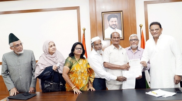 مائینارٹی سب پلان کے نفاذ کا مطالبہ، وفد کی محمد اظہرالدین سے ملاقات