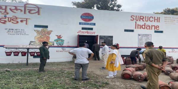 ایس ڈی ایم نے گیس ایجنسی کے گودام کا معائنہ کیا، گیس کی فراہمی کا جائزہ لیا