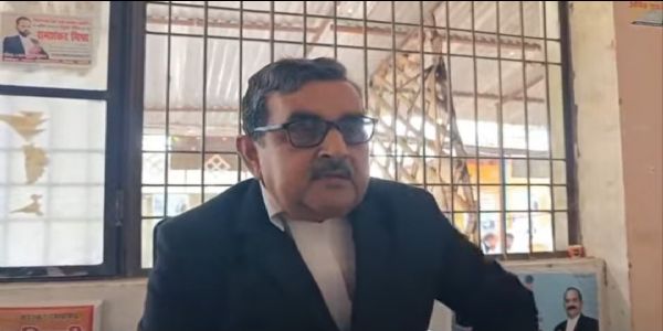 چیک باونس کیس میں 9 لاکھ روپے کے بجائے 19 لاکھ روپے کی دینداری، تین ماہ قید کی سزا بھی سنائی گئی۔