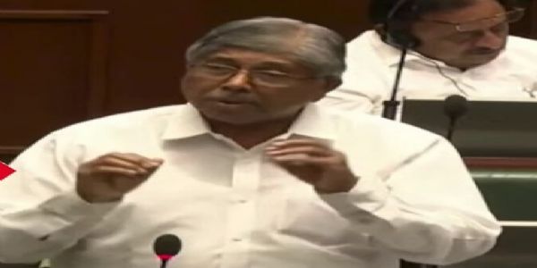 طلبہ کے لیے فیس میں بڑی رعایت کا اعلان ، لڑکیوں کو مکمل اور لڑکوں کو پچاس فیصد فیس معافی