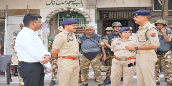 کانپور میں پرامن طریقے سے جمعہ کی نماز ادا کی گئی۔