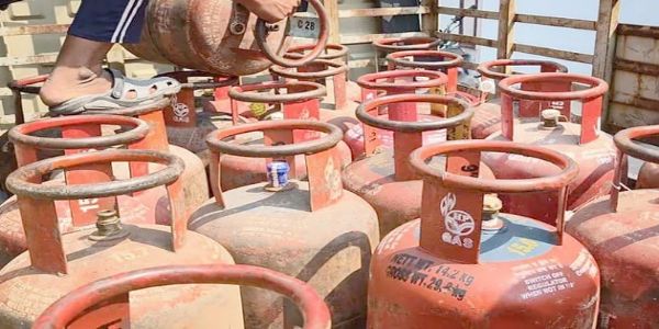 پکوان گیس کی قلت ‘ سلینڈرس کی بلیک مارکٹنگ میں اضافہ