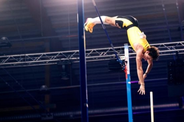 Sports-polevault-Duplantis-worldrecord