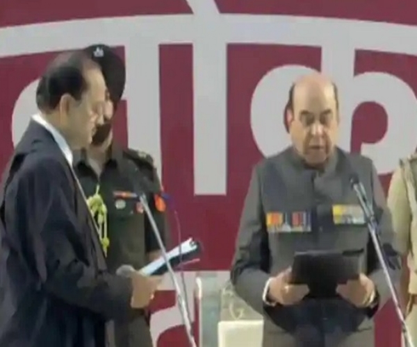 بہار کے گورنر بنے  سید عطا حسنین نے عہدے اور رازداری کا حلف لیا