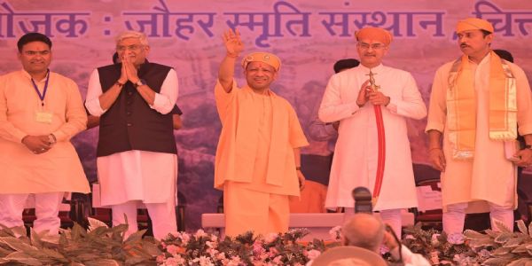 ذات پات کی سیاست ہندوستان کی بنیاد کو کمزور کر رہی ہے: یوگی آدتیہ ناتھ