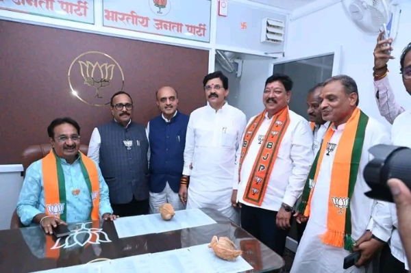 Politics-Maha-Aurangabad-Offic Politics-Maha-Aurangabad-Offic