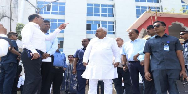 وزیر اعلیٰ نے پٹنہ کلکٹریٹ کا معائنہ کیا، افسران کو ہدایات دیں