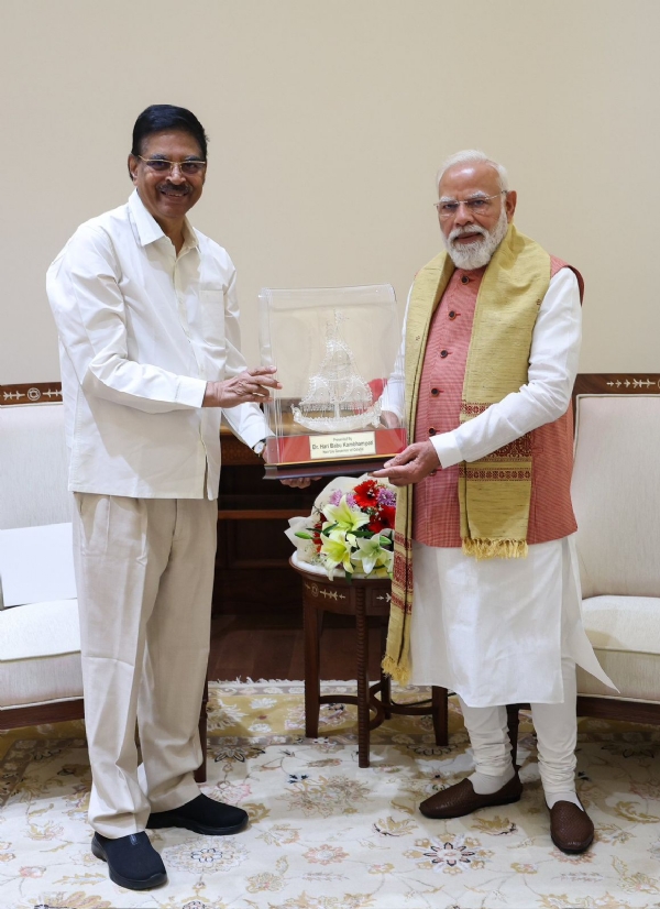 اڈیشہ کے گورنر نے وزیر اعظم سے ملاقات کی اڈیشہ کے گورنر نے وزیر اعظم سے ملاقات کی