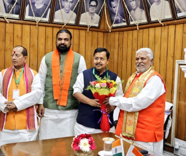 بہار راجیہ سبھا انتخابات: این ڈی اے میں اتحاد، عظیم اتحاد میں شگاف، پانچویں سیٹ پر مقابلہ دلچسپ بہار راجیہ سبھا انتخابات: این ڈی اے میں اتحاد، عظیم اتحاد میں شگاف، پانچویں سیٹ پر مقابلہ دلچسپ