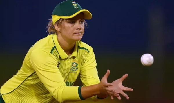 ڈین وین نیکرک زخمی ہونے کے باعث دورہ نیوزی لینڈ سے باہر