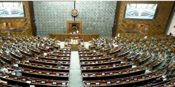 لوک سبھا میں اپوزیشن کے 8 ارکان کو معطل کرنے کا حکم واپس لیا گیا