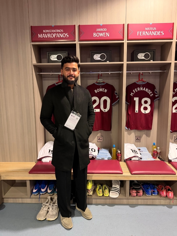 ریان پراگ پریمیئر لیگ کے انڈیا سپر فین بن گئے، لندن کا دورہ یادگار ثابت ہوا