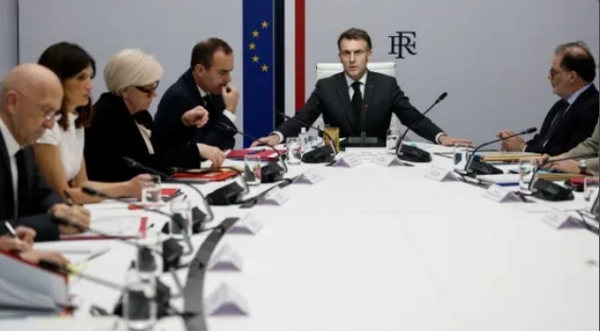 فرانس کا آبنائے ہرمز کو کھولنے کے لئے کسی بھی طرح کی فوجی کارروائی سے انکار