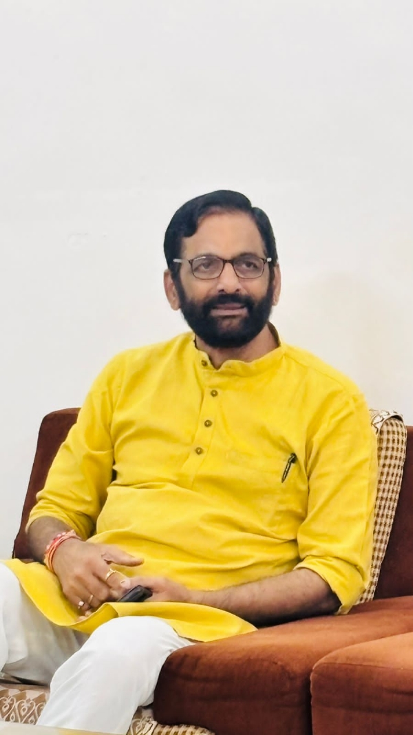 Politics-Maha-Stall-Holders-BM