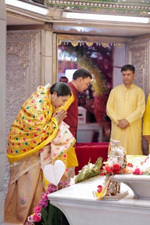 Delhi-CM-Jhandewalan-Temple