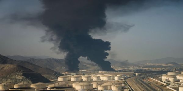 ایرانی ڈرونز کا کویت میں دو آئل ریفائنریوں پر حملہ۔