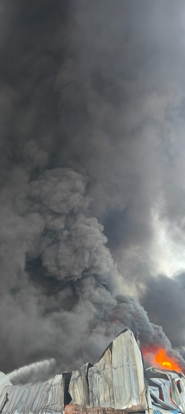 ٹکری میں گودام میں آتشزدگی