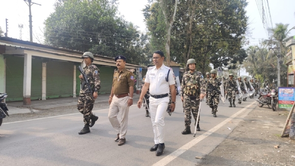 مرکزی فورسز نے جلپائی گڑی کے راج گنج بلاک میں روٹ مارچ کیا