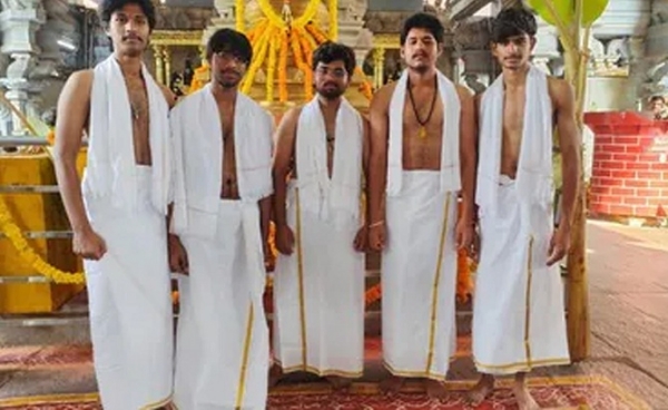 TELANGANA-FIVE-ENG-STUDENTS-MISSING-GODAWARI