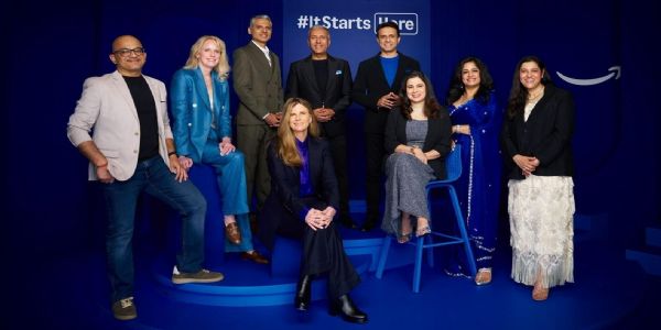 پرائم ویڈیو نے 55 نئی سیریز اور فلموں کا اعلان کرتے ہوئے اپنے کارڈز کا انکشاف کیا