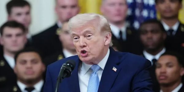 صدر ٹرمپ اور نیتن یاھو میں ایرانی حکومت کے خاتمے پر اختلاف : امریکی اخبار کا دعویٰ